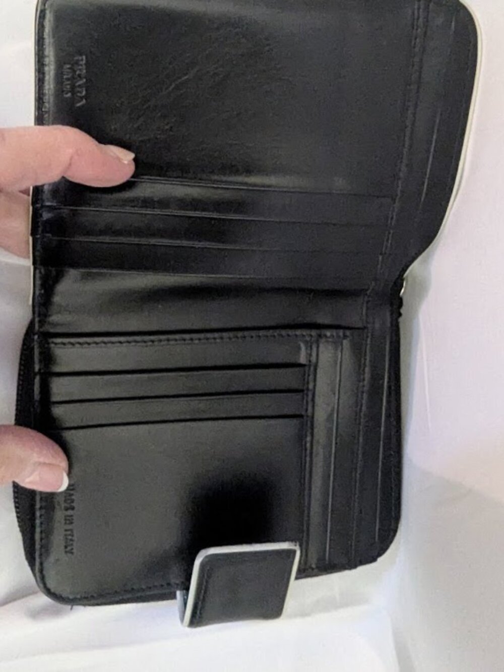 Prada Black with Cream Piping Wallet - Picture 6 of 8